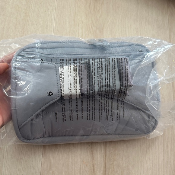 Lululemon Everywhere Belt Bag 2L Wunder Puff - Picture 2 of 5